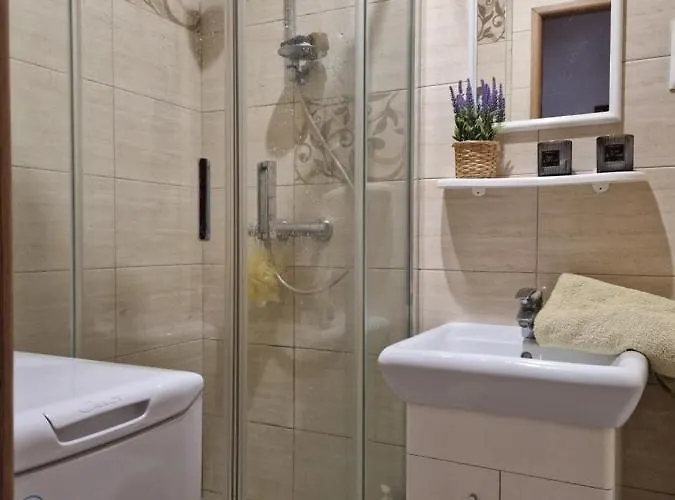 C M Skotarska Appartamento